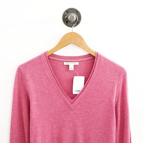 Banana Republic V-Neck Sweater #163-99 - Picture 2 of 3